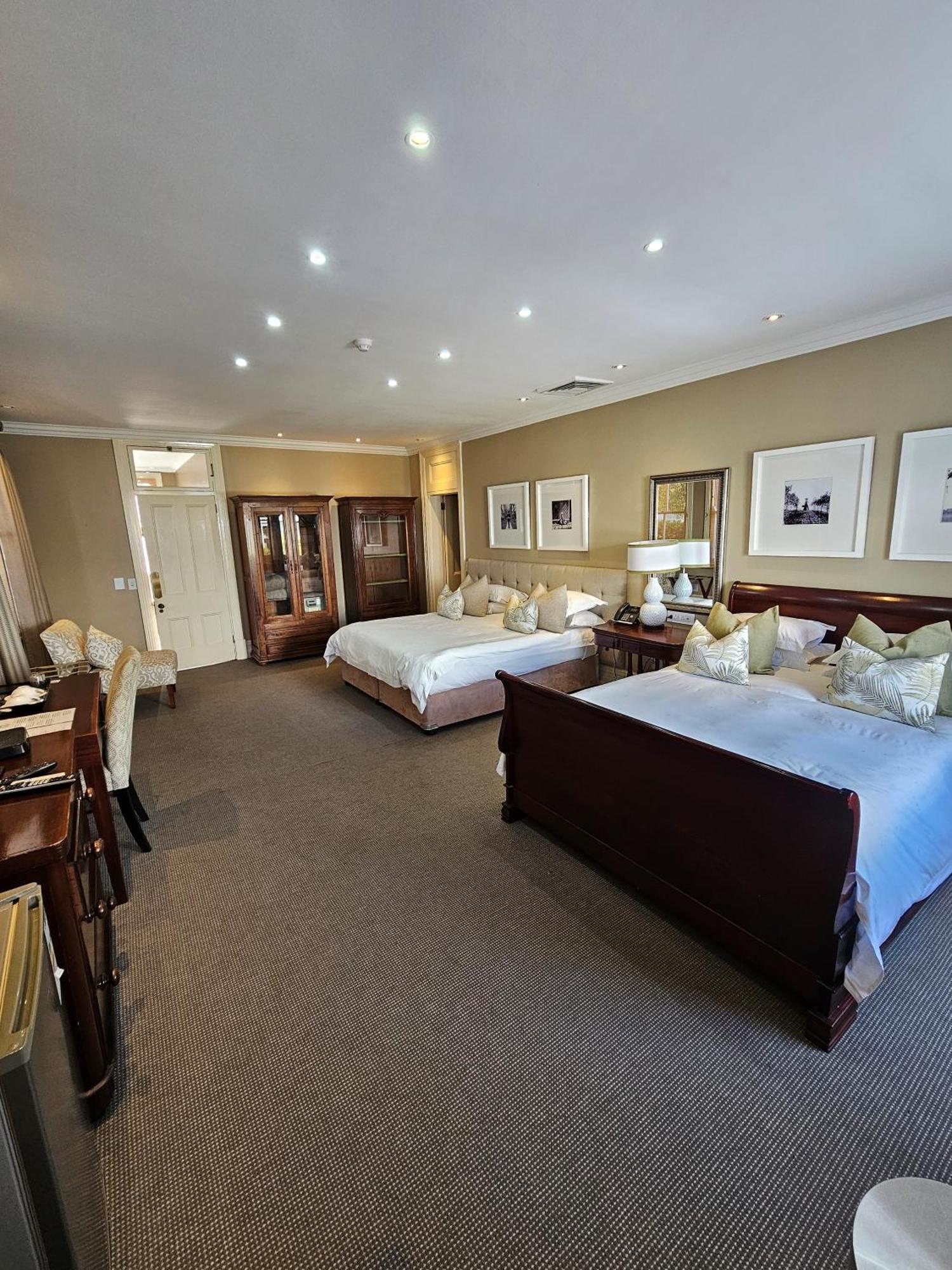 Quarters Hotel Durban Esterno foto
